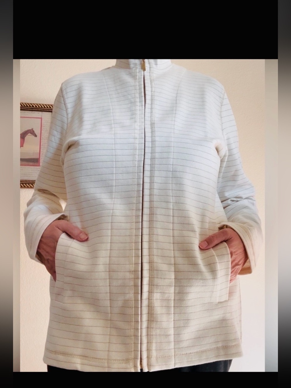 AMBER SUN OFF WHITE PRISTINE/ GOLD STRIPE FRONT ZIPPER JACKET- SIZE LARGE